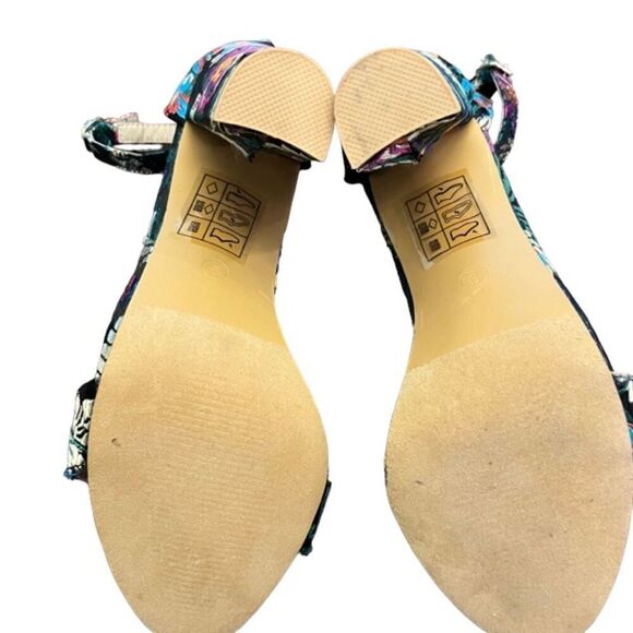 PANDA Larissa Women's Heels in Floral Fabric - Picture 10 of 11